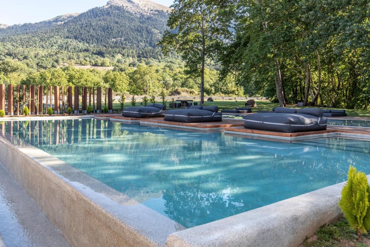Oniropetra Boutique Hotel Karpenisi Exterior photo