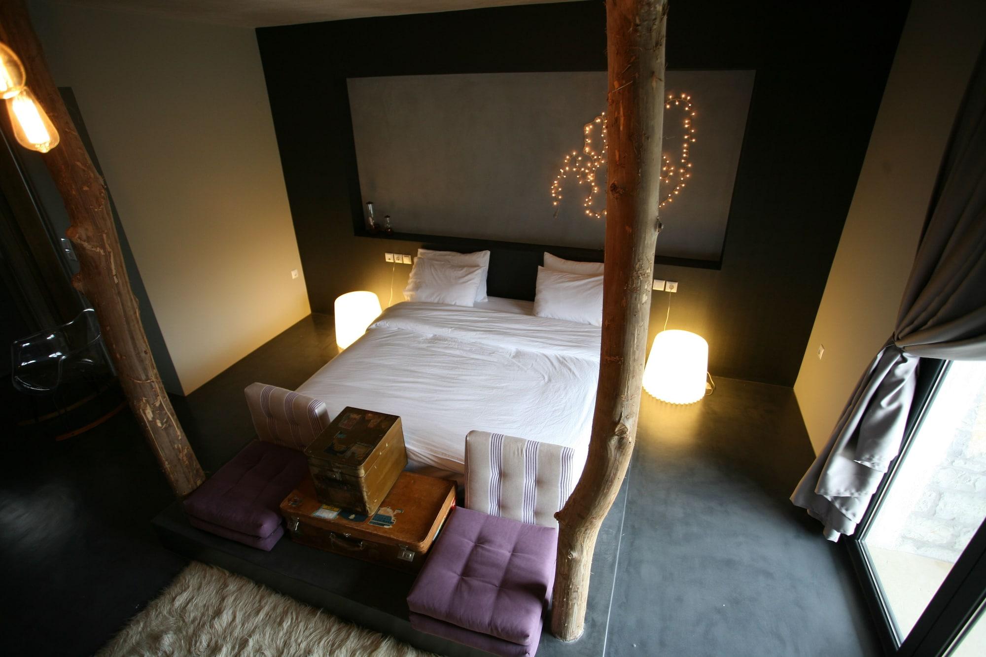 Oniropetra Boutique Hotel Karpenisi Exterior photo