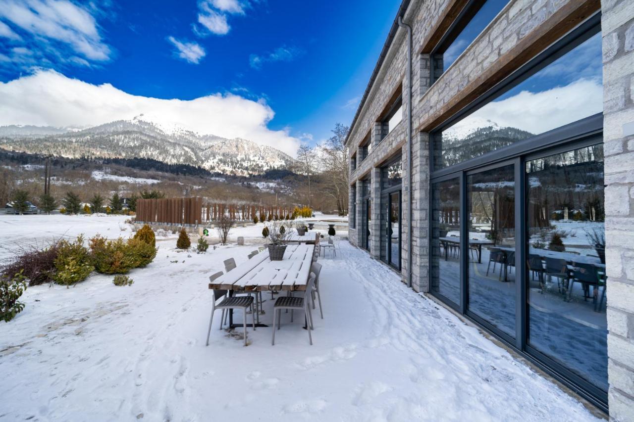 Oniropetra Boutique Hotel Karpenisi Exterior photo