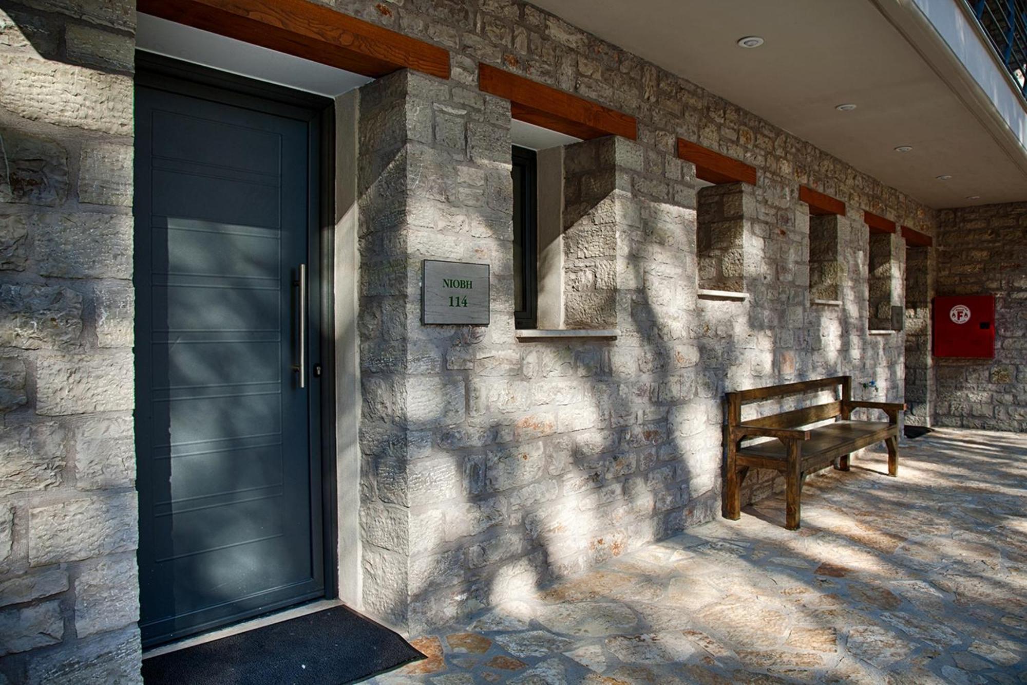 Oniropetra Boutique Hotel Karpenisi Exterior photo